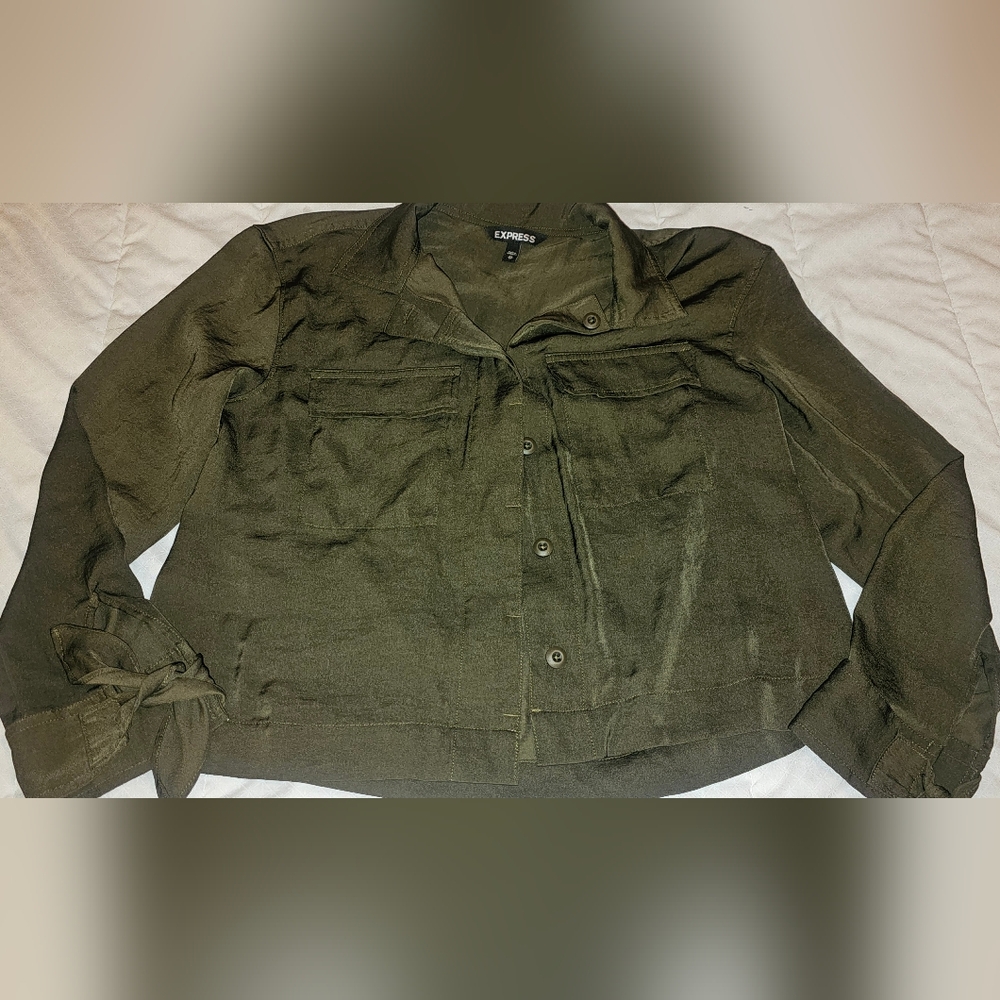 Express Women's Medium Olive Green Collared Blouse XS EUC Long Sleeve Satin